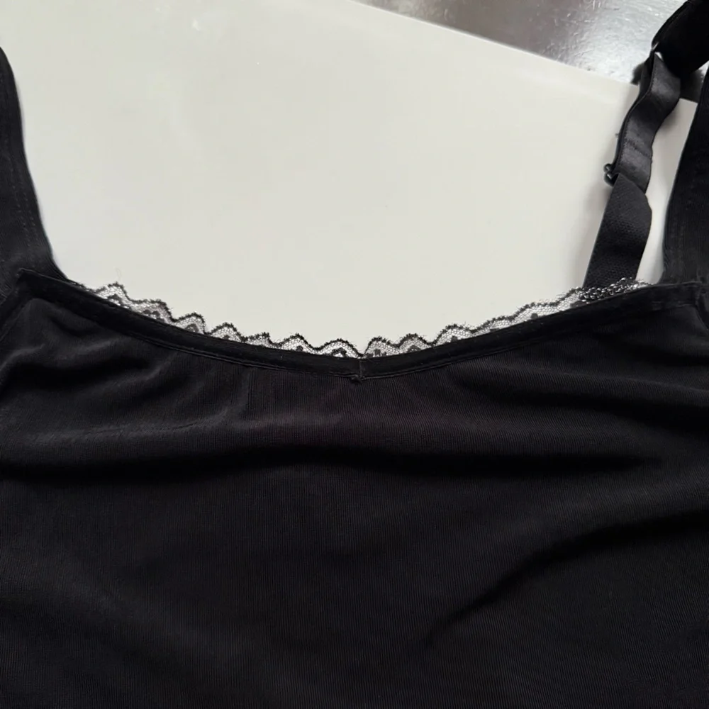 Chico’s Travelers Lace Trim Camisole Top Women’s 3 Black Stretch Layering XL - Picture 2 of 9